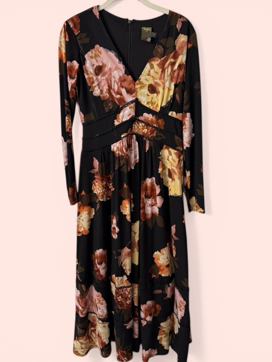 Taylor Dresses & Skirts - Taylor Dark Floral Jersey Midi Dress New with Tags Crochet Trim Size 2 Romantic